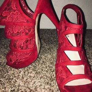 Nine West Red Lace heels 👠